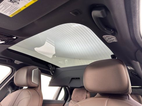 Used 2023 BMW i7 xDrive60 image 7