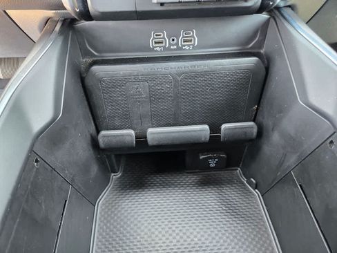 Used 2025 RAM 1500 Big Horn AWD/4WD image 15