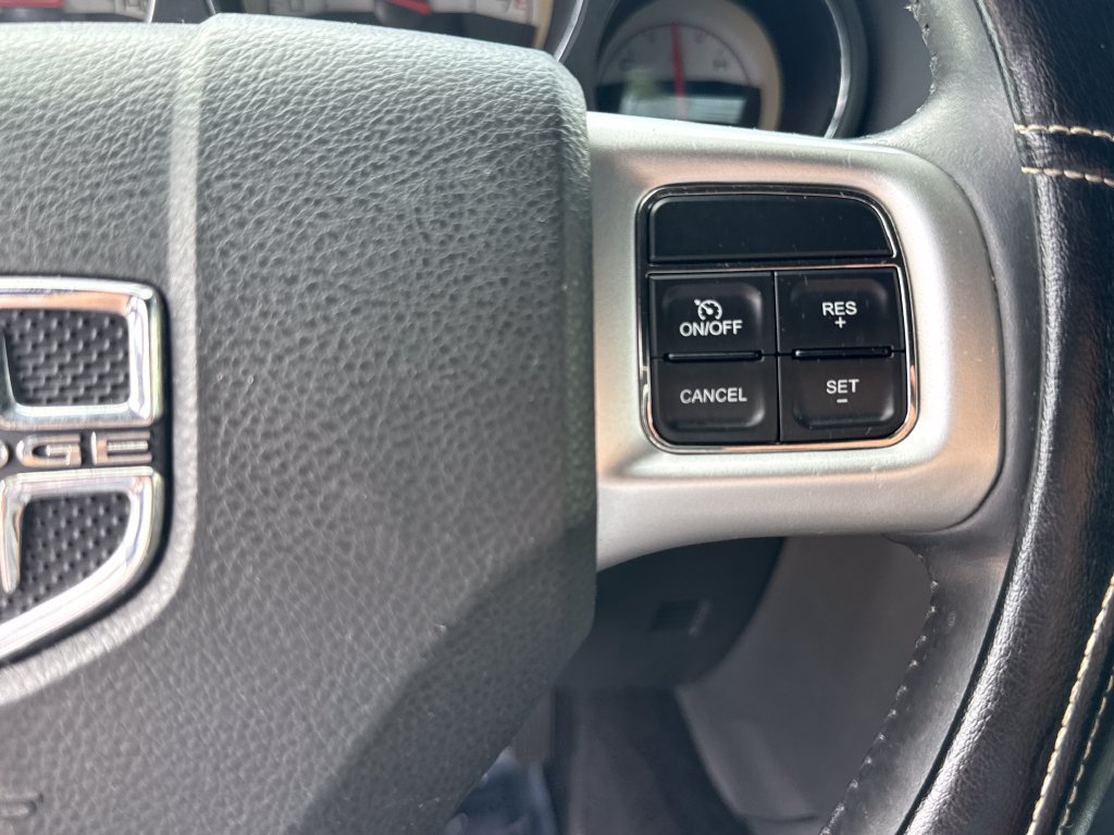 Used 2014 Dodge Challenger SXT RWD image 15