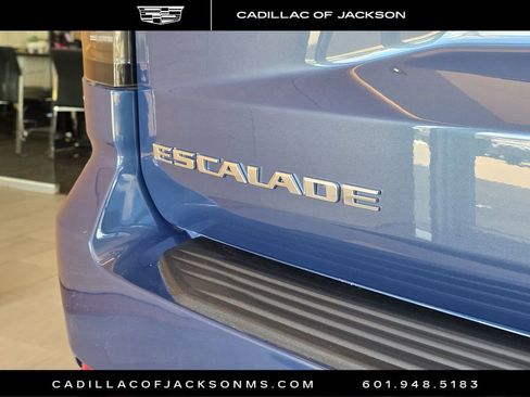 Certified 2026 Cadillac Escalade Platinum Sport w/ LPO, Floor Liner Package AWD/4WD image 5