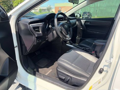Used 2015 Toyota Corolla S Premium FWD image 10