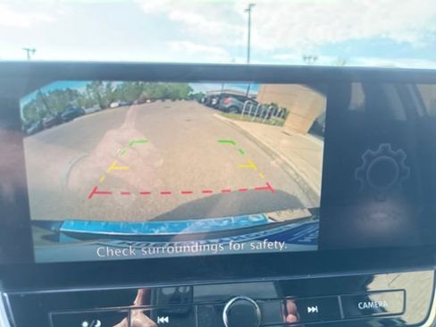 Used 2023 Nissan Altima 2.5 SV w/ SV Premium Package image 16