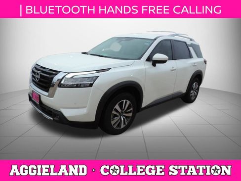 Used 2024 Nissan Pathfinder SL FWD image 8