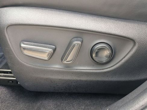 Used 2021 Toyota RAV4 XLE Premium image 15