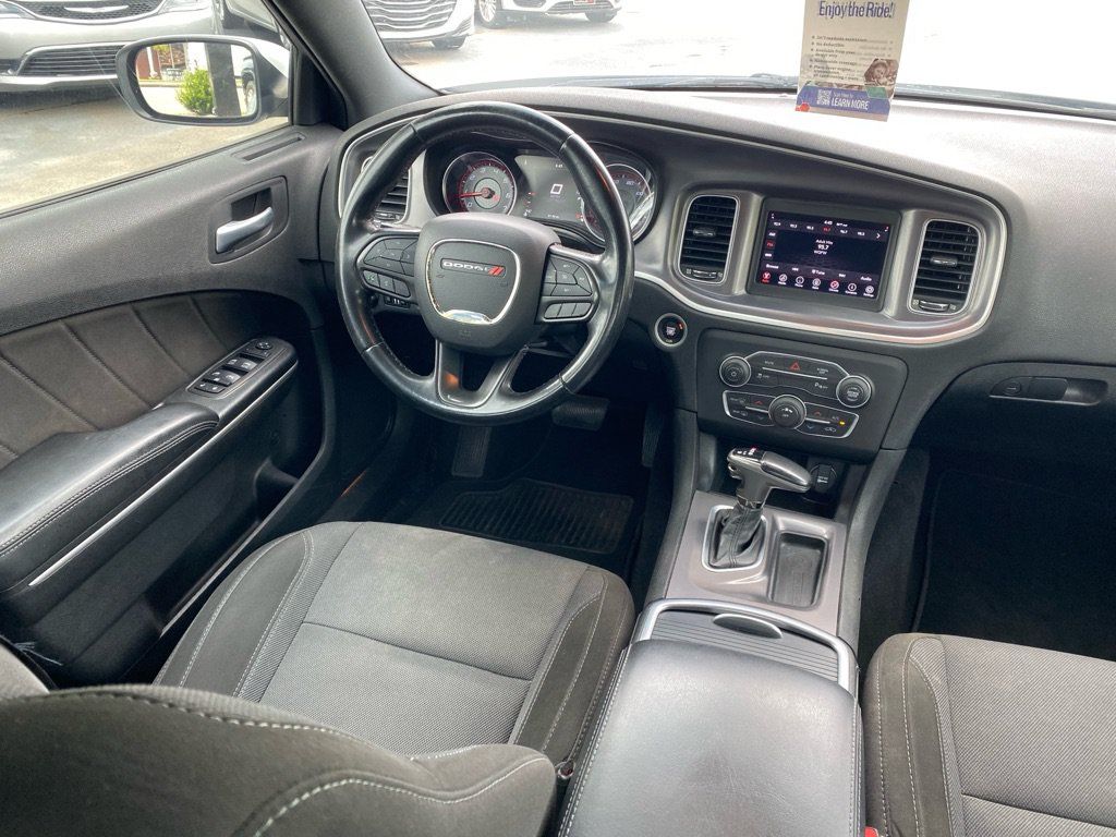 Used 2020 Dodge Charger SXT RWD image 14