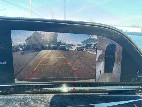 Used 2021 Cadillac Escalade ESV Premium Luxury w/ Driver Assist Tech Package AWD/4WD image 4