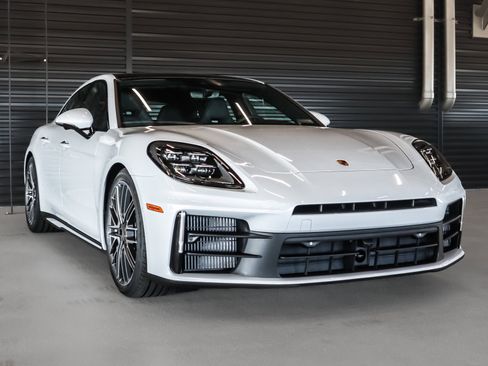 Used 2025 Porsche Panamera 4 image 7