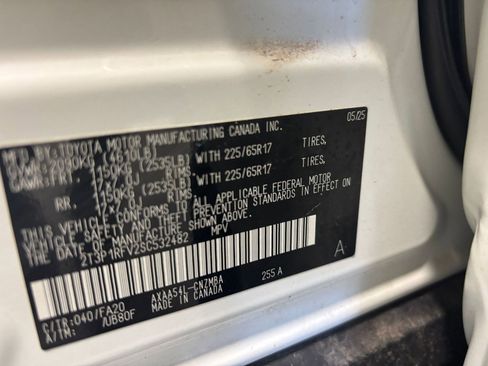 Used 2025 Toyota RAV4 XLE image 33