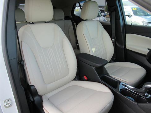 Used 2024 Buick Encore GX Avenir w/ Avenir Technology Package image 9