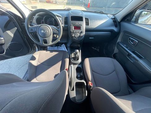 Used 2013 Kia Soul FWD image 3