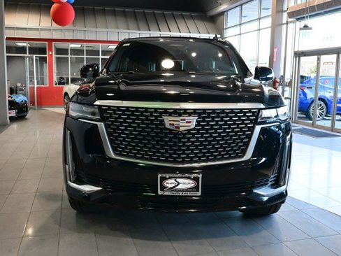 Used 2023 Cadillac Escalade ESV Premium Luxury image 2