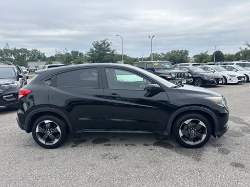 Used 2018 Honda HR-V EX image 3