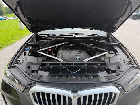 Used 2024 BMW X5 xDrive40i w/ M Sport Package AWD/4WD image 21