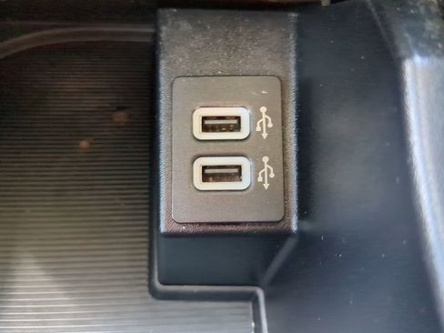 Used 2020 Ford Edge SE image 27