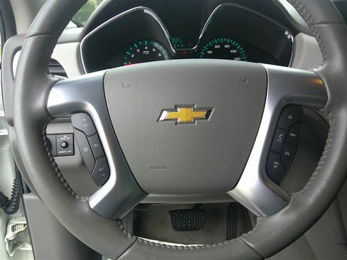Used 2015 Chevrolet Traverse LT FWD image 11