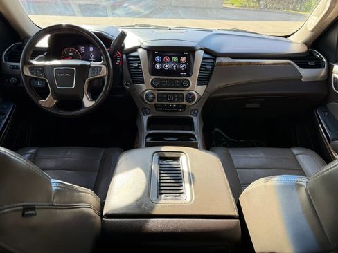 Used 2015 GMC Yukon XL Denali w/ Premium Package RWD image 15