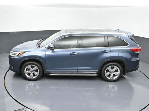 Certified 2019 Toyota Highlander Limited Platinum image 44