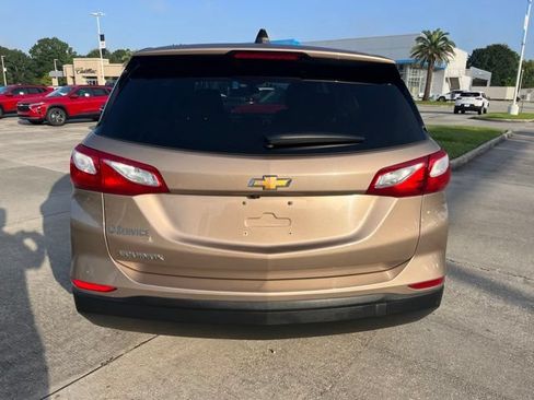 Used 2019 Chevrolet Equinox LS w/ LS Convenience Package FWD image 5