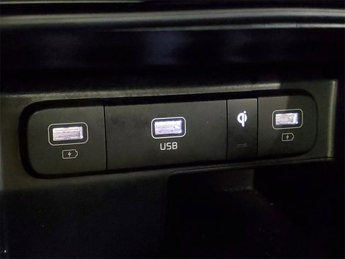 Used 2023 Kia Sorento S w/ Panoramic Sunroof Package image 23