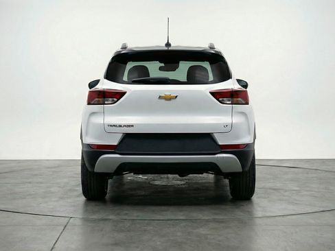 Used 2025 Chevrolet TrailBlazer LT image 7