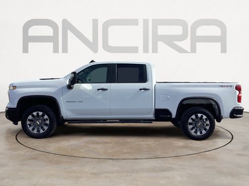Used 2024 Chevrolet Silverado 2500 Custom w/ Custom Value Package image 8