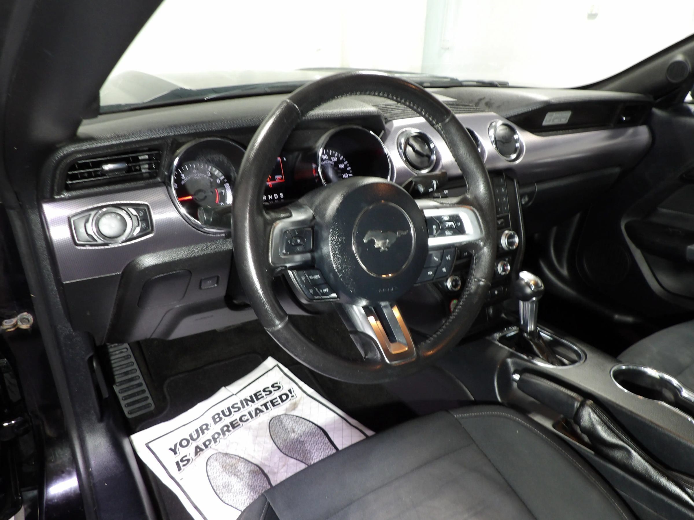 Used 2015 Ford Mustang Coupe RWD image 8