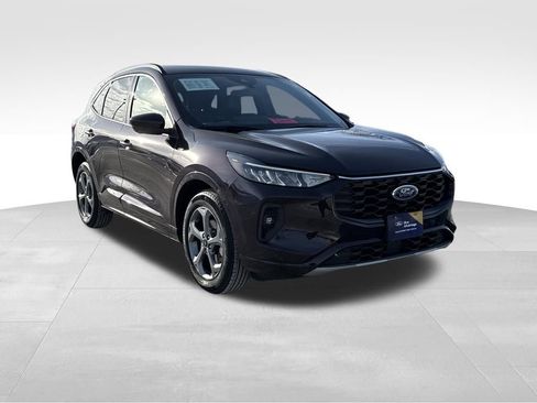 Certified 2023 Ford Escape ST-Line Select w/ Tech Pack #2 image 5