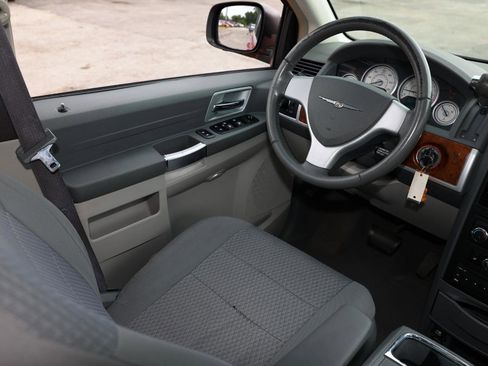 Used 2008 Chrysler Town & Country Touring w/ Entertainment Group #2 FWD image 20