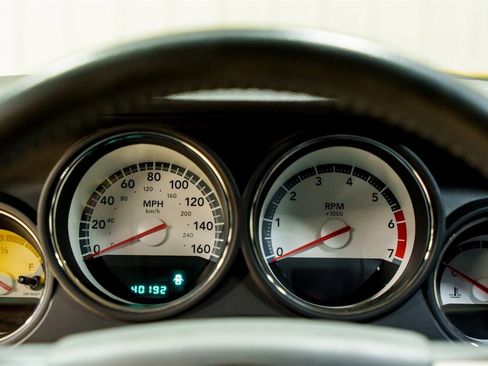 Used 2010 Dodge Challenger R/T image 16