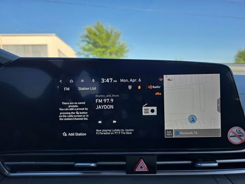 Used 2024 Hyundai Elantra SEL FWD image 8