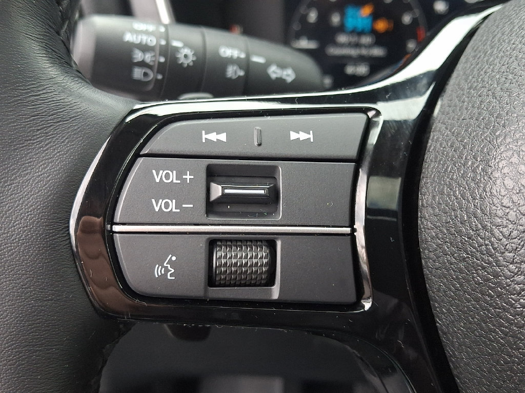 Used 2025 Honda Pilot Elite image 21