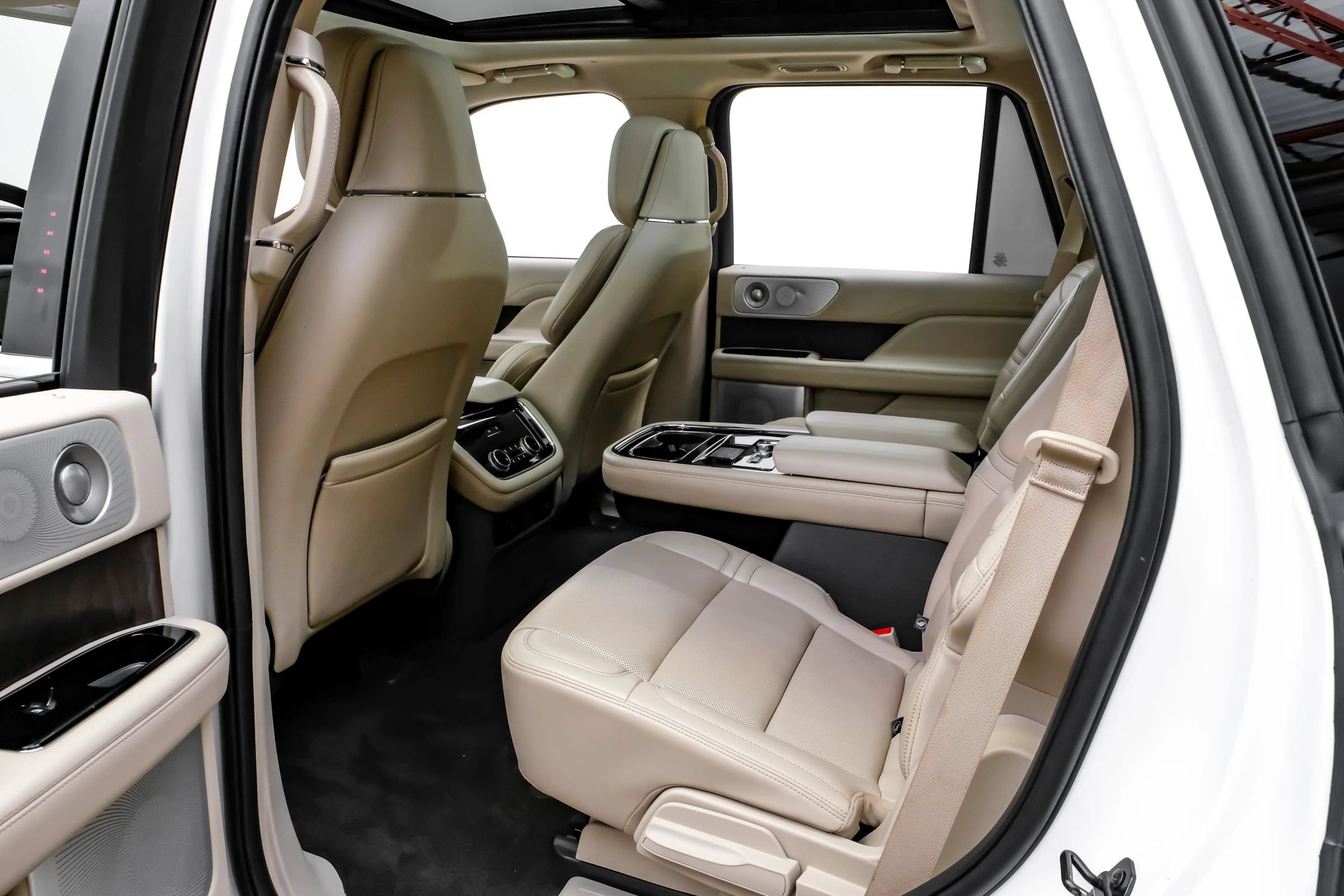 Used 2020 Lincoln Navigator Reserve w/ Luxury Package AWD/4WD image 32
