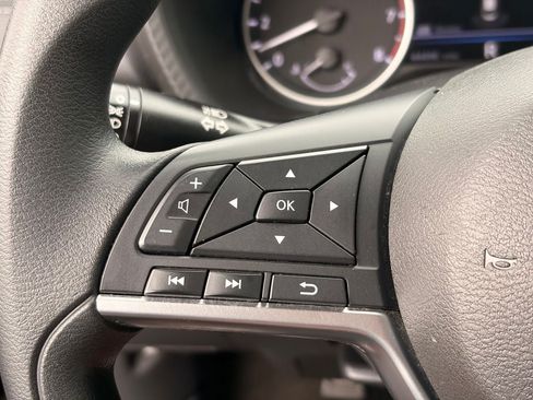 Used 2024 Nissan Sentra SV FWD image 30