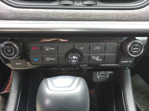 Used 2022 Jeep Compass Latitude image 15