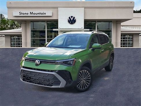 New 2025 Volkswagen Taos SE image 1