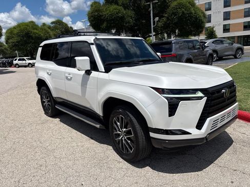 Used 2024 Lexus GX 550 w/ Cold Area Package AWD/4WD image 7