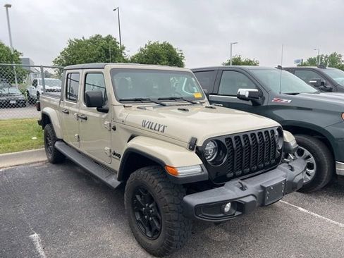 Used 2022 Jeep Gladiator Sport AWD/4WD image 1
