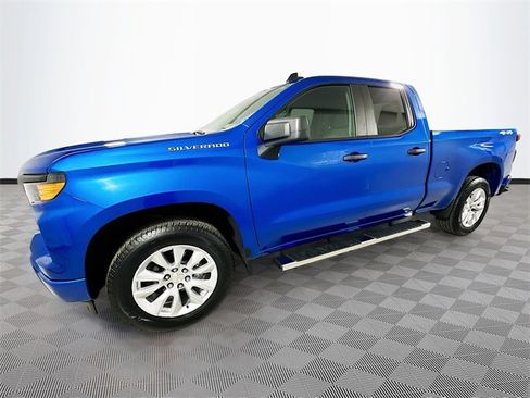Used 2024 Chevrolet Silverado 1500 Custom image 4