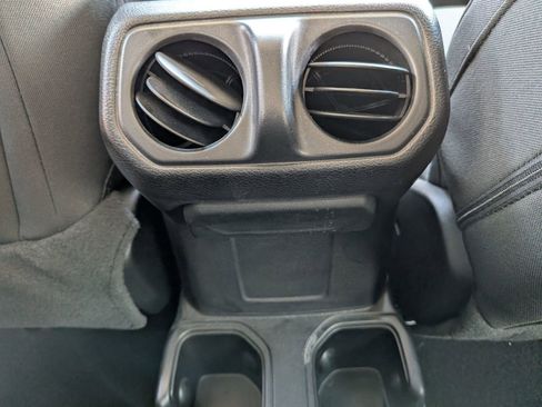Used 2020 Jeep Wrangler Sport AWD/4WD image 17