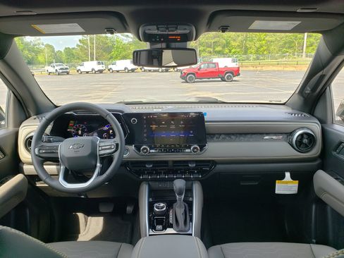 New 2026 Chevrolet Colorado ZR2 w/ Technology Package AWD/4WD image 35