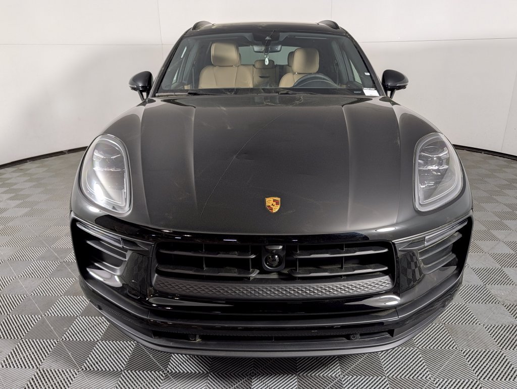 Certified 2026 Porsche Macan AWD/4WD image 10