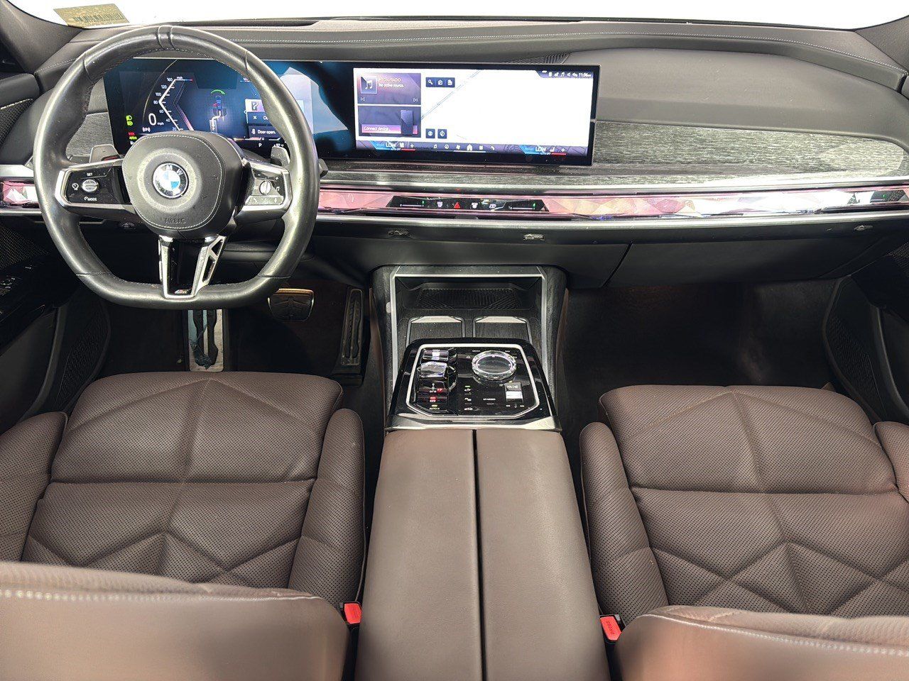 Used 2023 BMW 740i w/ Parking Assistance Package RWD image 17