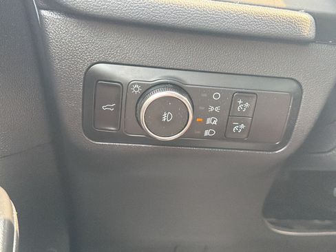 Certified 2025 Ford Escape ST-Line Select AWD/4WD image 9