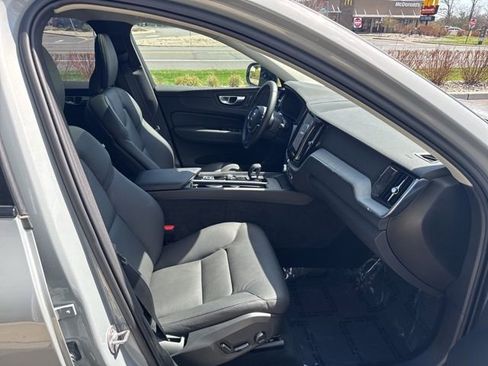 Certified 2025 Volvo XC60 B5 Plus AWD/4WD image 15