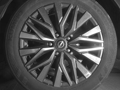 Used 2025 Nissan Altima 2.5 SV image 14