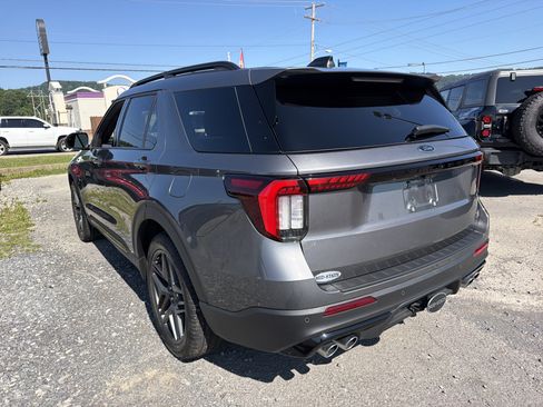 Used 2025 Ford Explorer ST AWD/4WD image 6