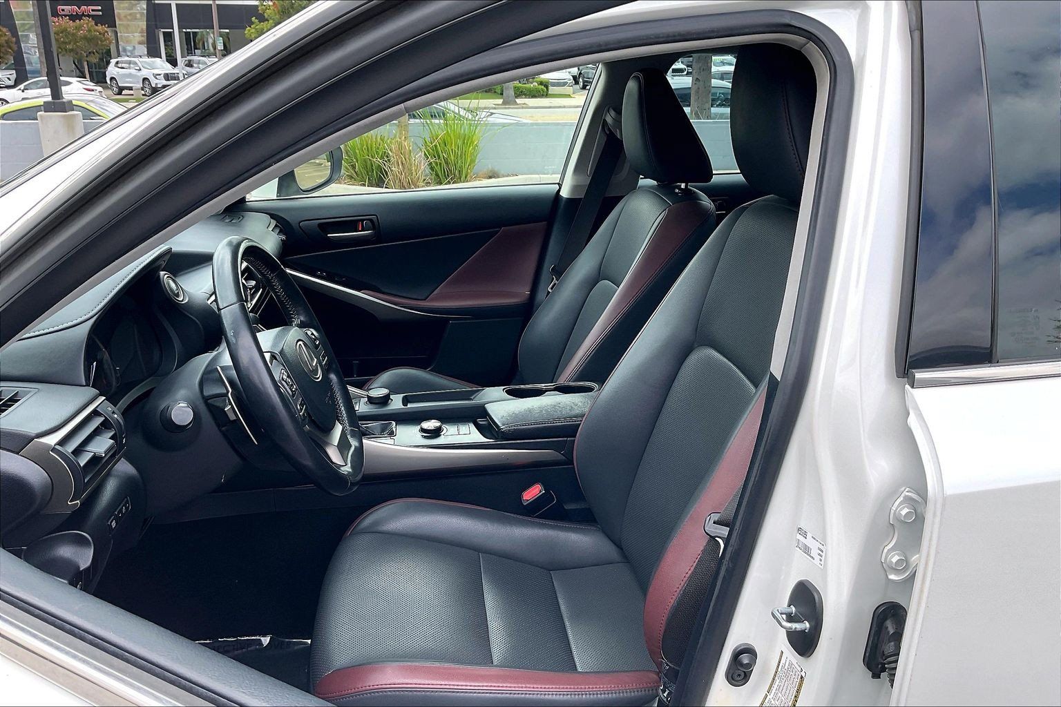 Used 2019 Lexus IS 300 RWD image 8