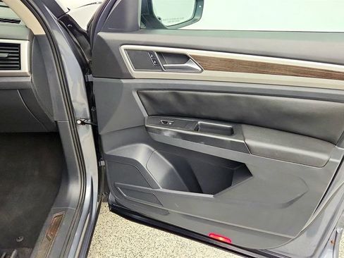 Used 2019 Volkswagen Atlas SEL R-Line FWD image 27