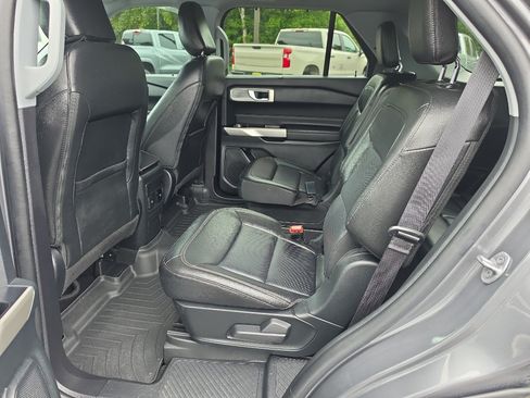 Used 2022 Ford Explorer Limited w/ Hybrid Equipment Group 310A AWD/4WD image 19