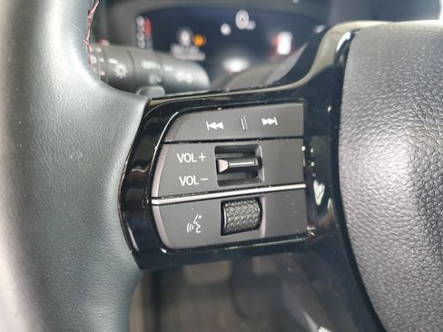Used 2025 Honda Pilot Black Edition image 24